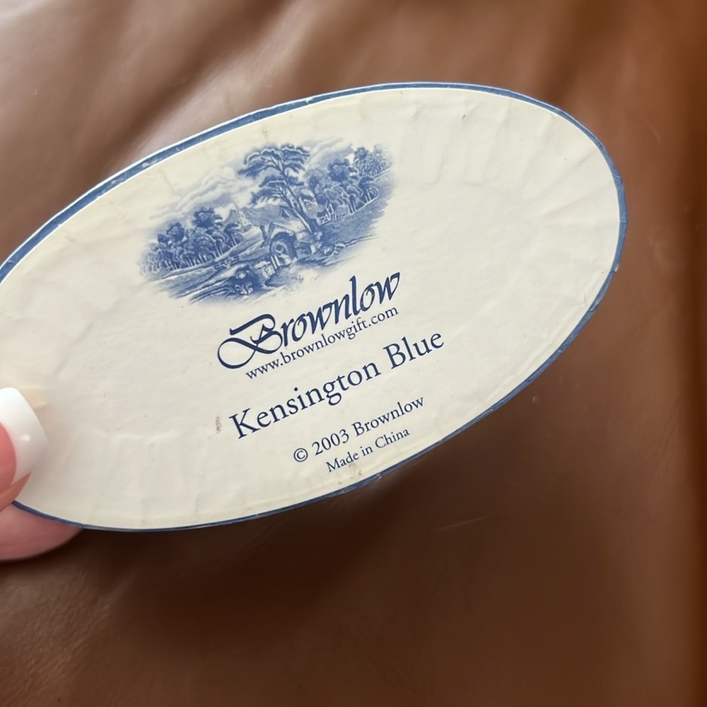 🧹Clearance || Brownlow Gift Box - Kensington Blue. 4.5” long; 3” wide; 2.5” tall - Picture 3 of 4